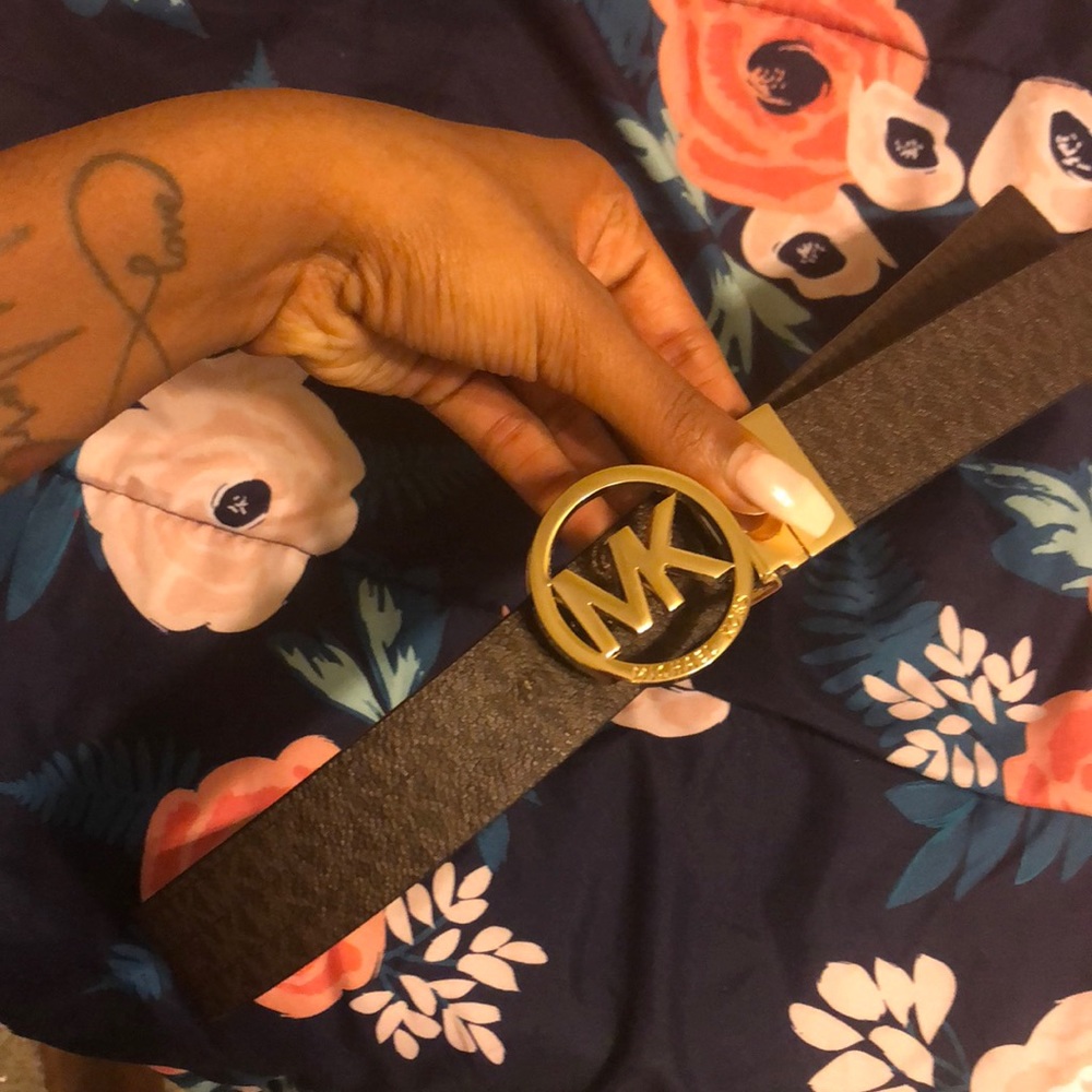 Michael kors reversible belt